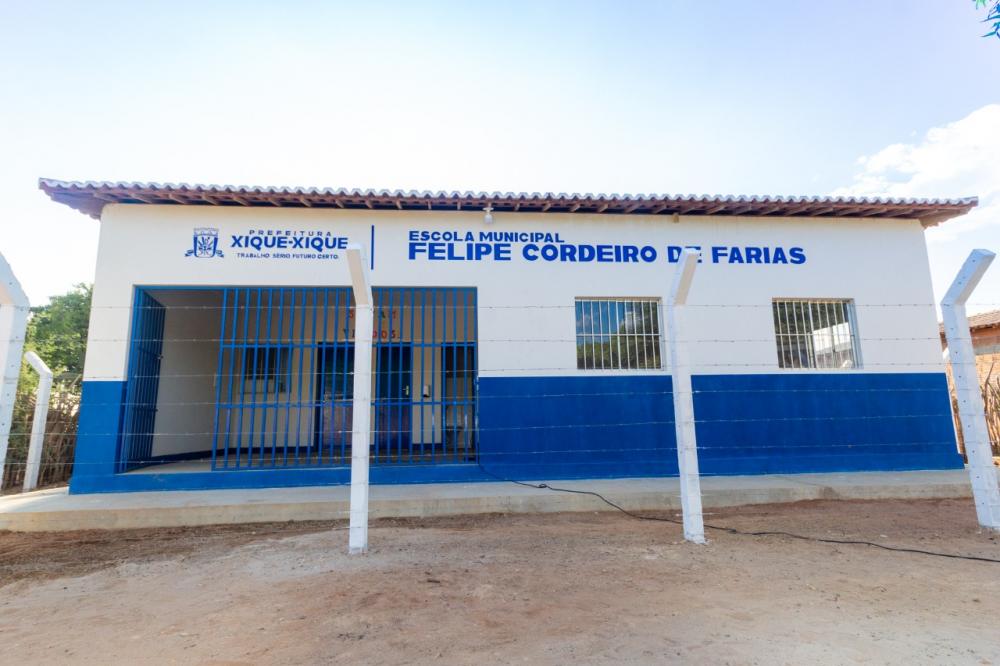 Prefeitura entrega escola reconstruída no povoado de Vacaria